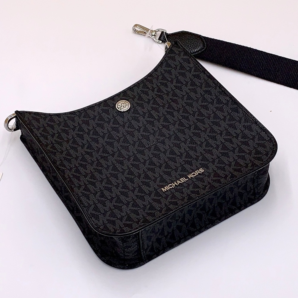 MICHAEL KORS
Briley Small Logo Messenger Bag Black signature color - Picture 10 of 15